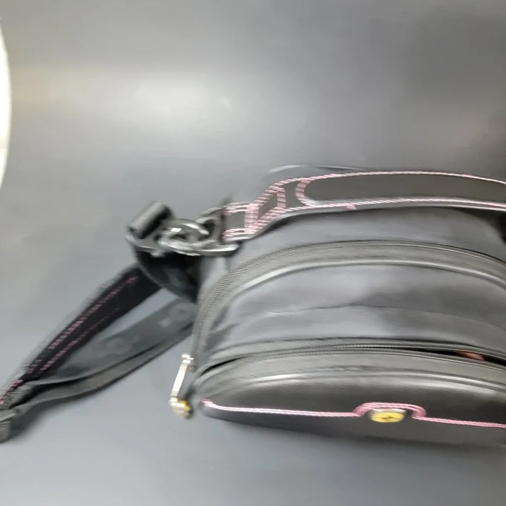 Swiss Gear Wenger The Sherpa Small Padded Camera Bag With Strap Black Pink Strip